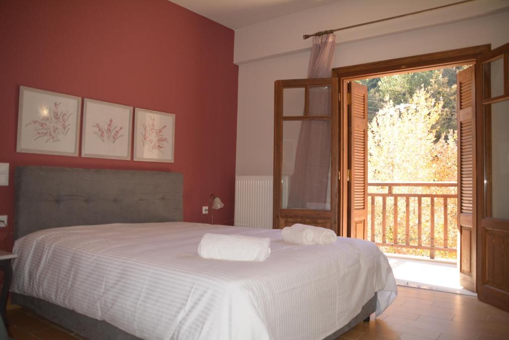 ZAROUCHLA INN room 2
