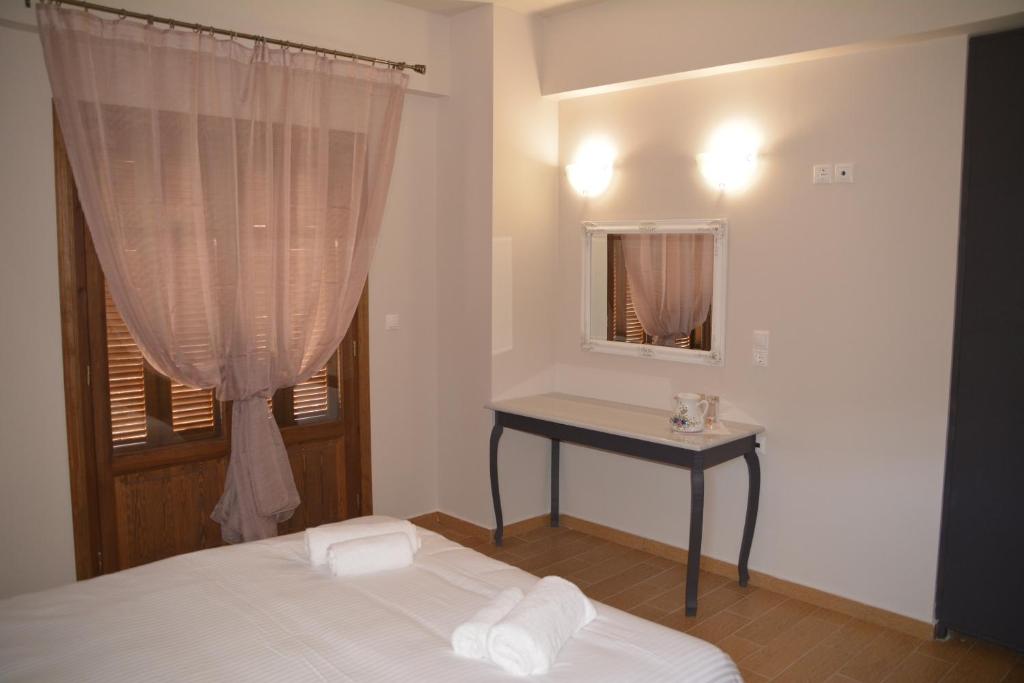 ZAROUCHLA INN room 3
